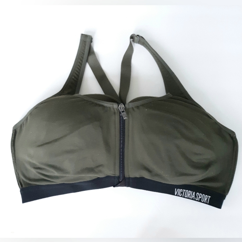 VS Knockout Sports Bra 38DD